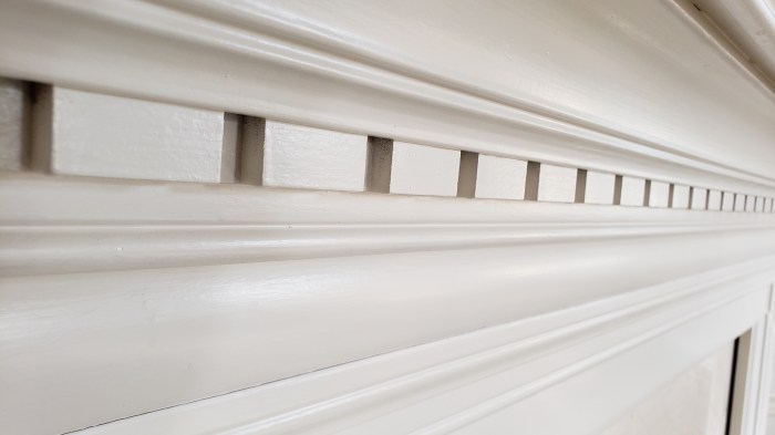 Crown molding for classic kitchens